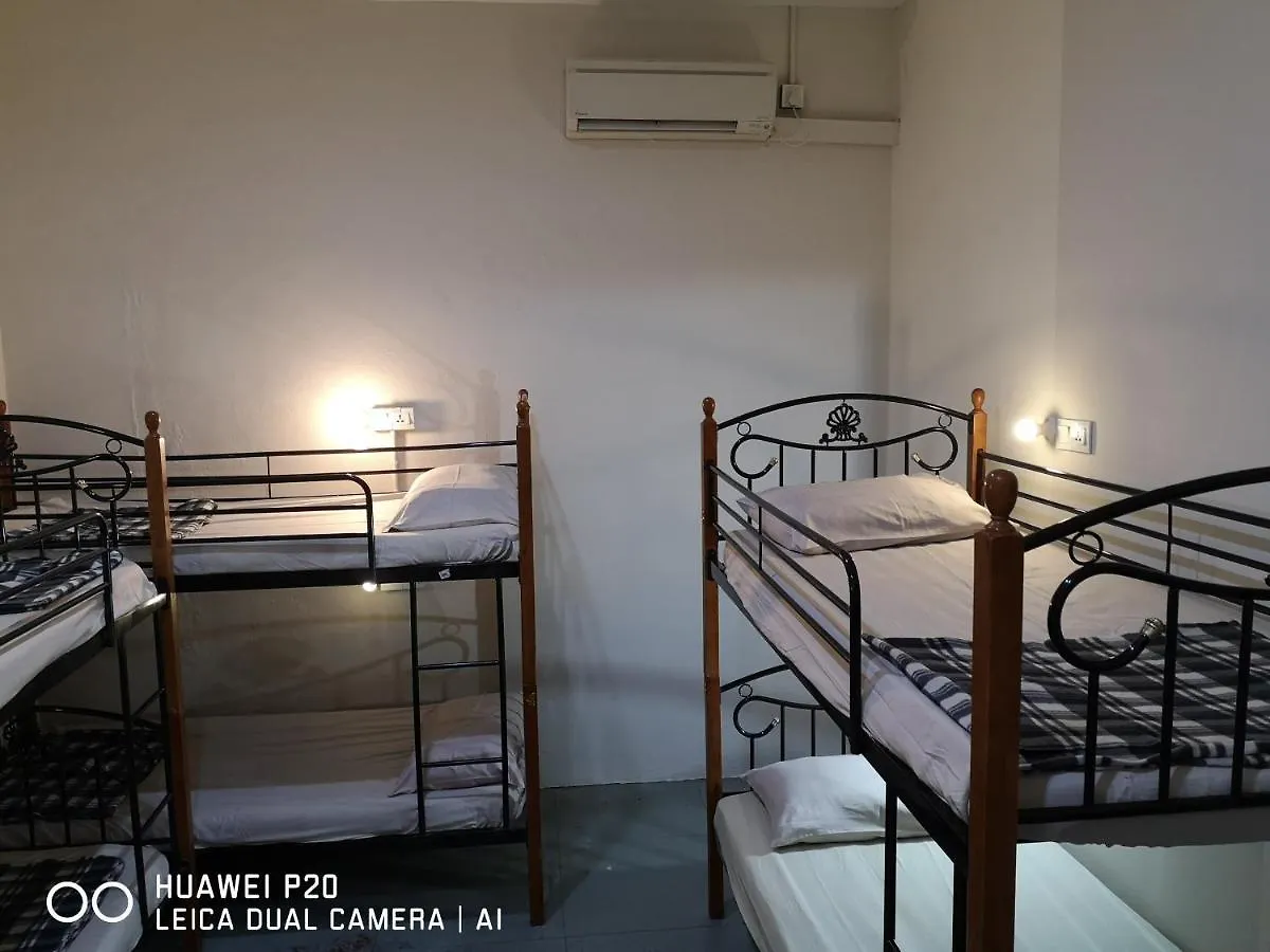 Apple Backpackers Hotel George Town