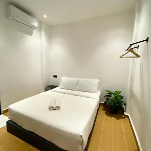 The 6n By Sky Hive Guest house